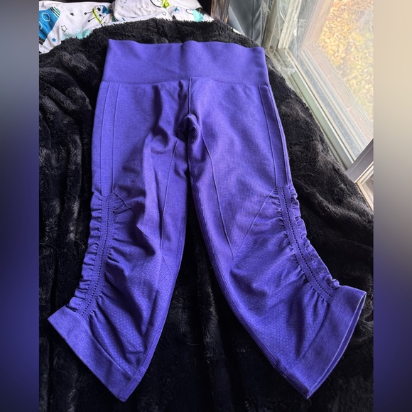 lululemon athletica Pants - Purple Lululemon Cropped Leggings